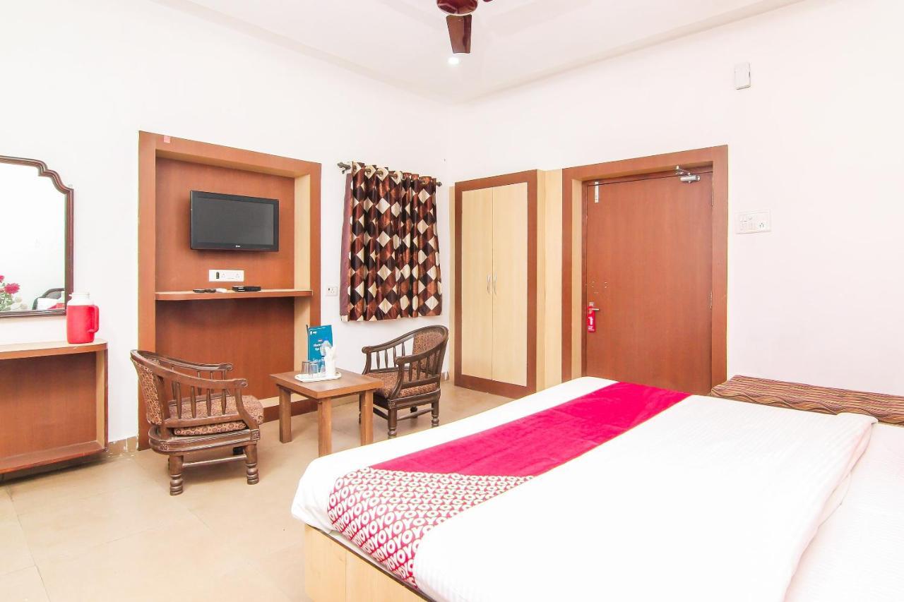OYO 13097 Lukergunj Holidays Prayagraj Bagian luar foto
