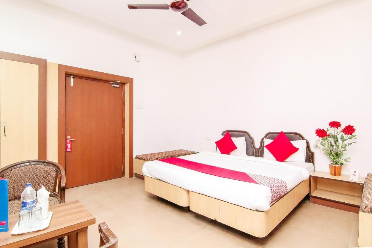 OYO 13097 Lukergunj Holidays Prayagraj Bagian luar foto
