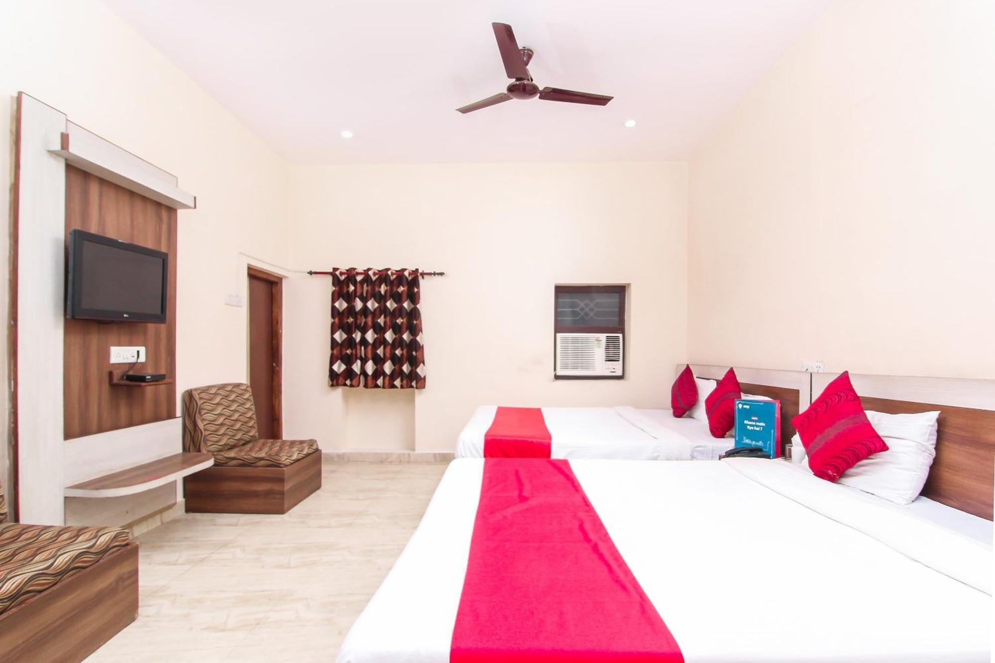 OYO 13097 Lukergunj Holidays Prayagraj Bagian luar foto